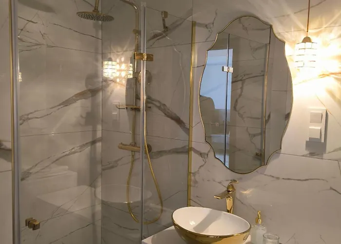 Goldclass - Free Parking - Self Check-in Apartamento *